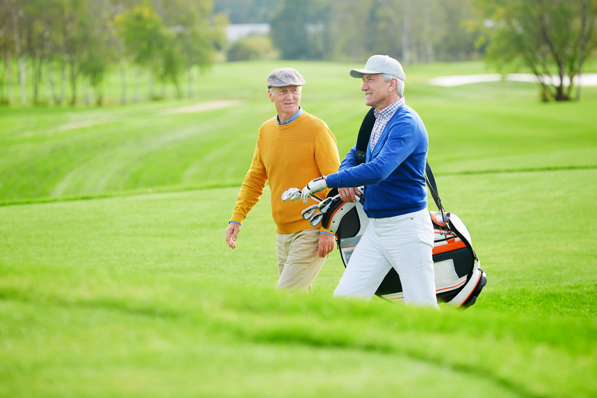 Incontinence during sports can also be a problem for men, e.g. when playing golf.